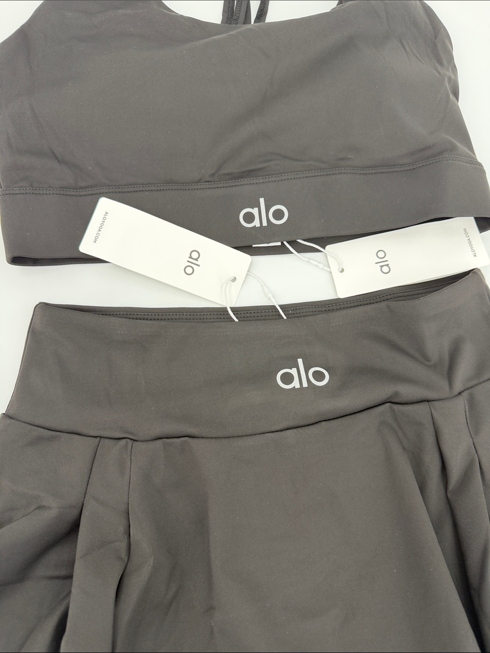ALO Yoga Black Skater Athletic Skort with Matching Sports Bra - Picture 2 of 9